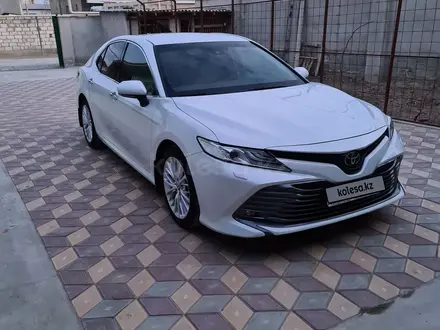 Toyota Camry 2021 года за 18 500 000 тг. в Актау