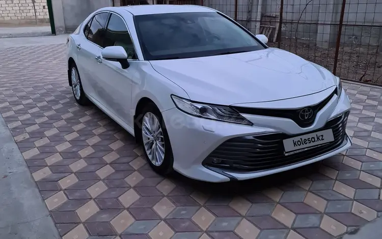 Toyota Camry 2021 года за 18 500 000 тг. в Актау