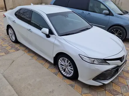 Toyota Camry 2021 года за 18 500 000 тг. в Актау – фото 3