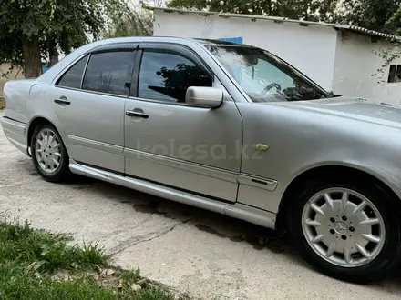 Mercedes-Benz E 280 1996 года за 1 850 000 тг. в Алматы – фото 3