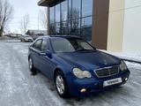 Mercedes-Benz C 180 2003 года за 2 700 000 тг. в Астана – фото 2