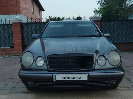 Mercedes-Benz E 200 1997 года за 2 850 000 тг. в Кокшетау – фото 7