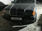 Mercedes-Benz E 260 1987 годаүшін500 000 тг. в Атырау – фото 5