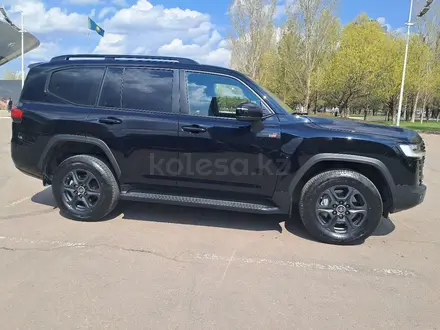 Toyota Land Cruiser 2023 года за 51 000 000 тг. в Астана – фото 4