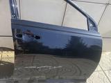 Правую переднюю дверь на Rav 4 за 55 000 тг. в Усть-Каменогорск