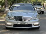Mercedes-Benz S 500 2009 года за 9 400 000 тг. в Алматы – фото 2