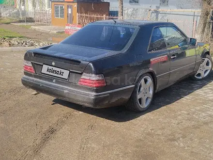 Mercedes-Benz E 230 1991 года за 2 100 000 тг. в Уральск – фото 6