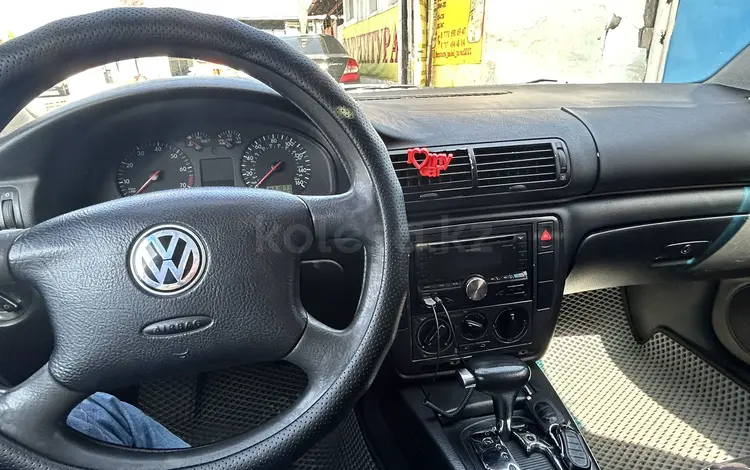 Volkswagen Passat 2001 годаүшін2 500 000 тг. в Тараз