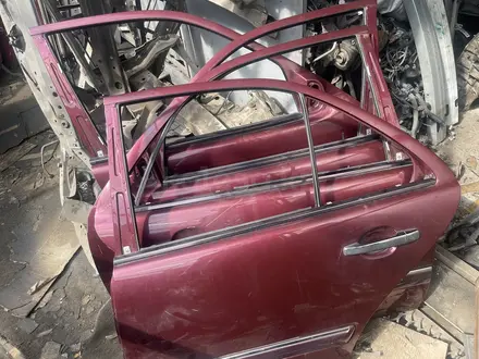 Двери На Mercedes Benz W210 за 2 288 тг. в Алматы – фото 2