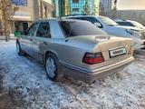 Mercedes-Benz E 220 1995 года за 3 200 000 тг. в Астана