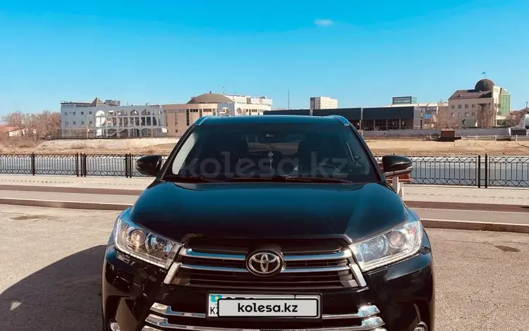 Toyota Highlander 2019 года за 19 500 000 тг. в Атырау