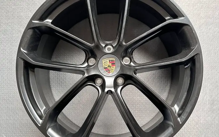 Оригинальные диски на Porsche за 300 000 тг. в Астана