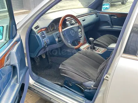 Mercedes-Benz E 230 1997 года за 3 100 000 тг. в Тараз – фото 8