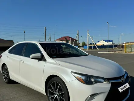 Toyota Camry 2015 года за 6 400 000 тг. в Атырау – фото 2