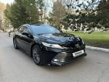 Toyota Camry 2018 года за 14 600 000 тг. в Караганда – фото 2