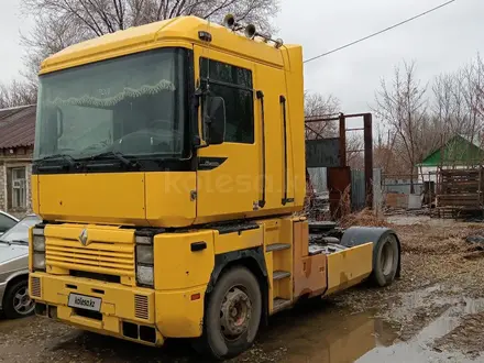 Renault  Magnum 2001 года за 5 500 000 тг. в Аксай