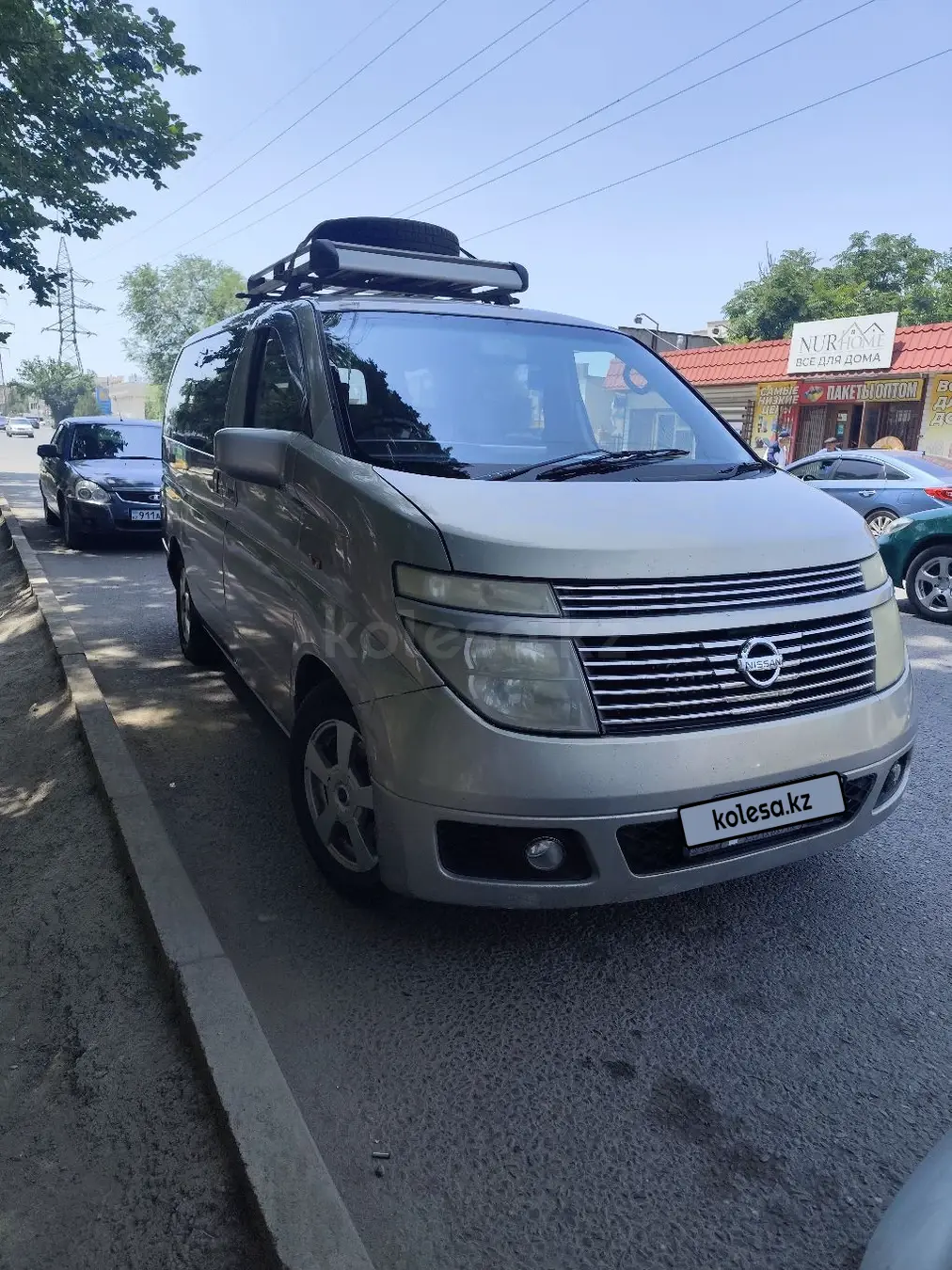 Nissan Elgrand, 2004