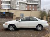 Toyota Camry 1999 годаүшін3 800 000 тг. в Семей – фото 2