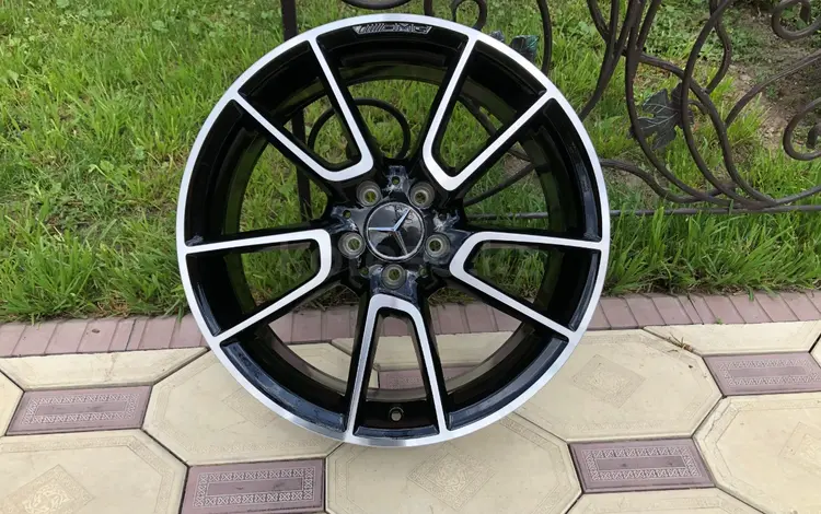 Оригинальные диски R19 на Mercedes C, E Class Мерседес за 615 000 тг. в Алматы