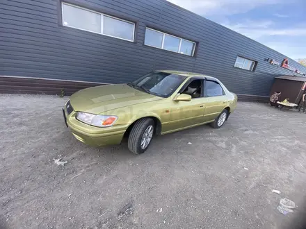 Toyota Camry 1999 года за 3 500 000 тг. в Павлодар – фото 2