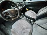 Hyundai Solaris 2020 года за 5 800 000 тг. в Актобе – фото 5