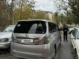 Toyota Vellfire 2009 годаfor7 100 000 тг. в Атырау