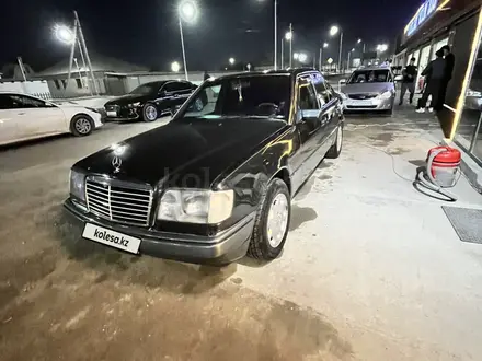 Mercedes-Benz E 220 1994 года за 3 000 000 тг. в Туркестан – фото 4