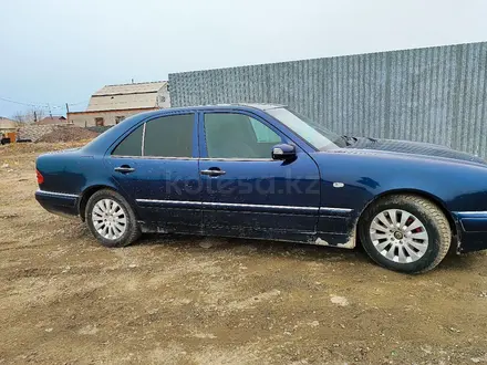 Mercedes-Benz E 280 1996 года за 1 300 000 тг. в Балхаш – фото 2