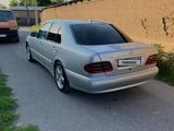Mercedes-Benz E 320 2000 года за 5 200 000 тг. в Шымкент – фото 3