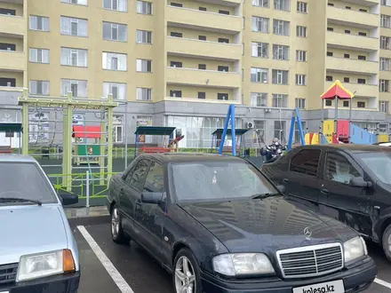 Mercedes-Benz C 180 1995 года за 1 950 000 тг. в Астана – фото 16