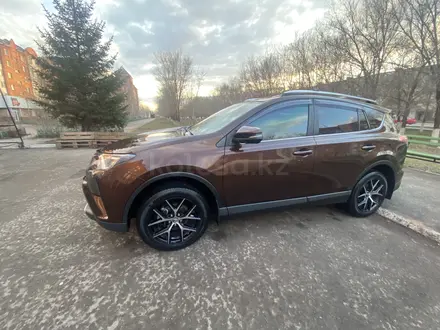 Toyota RAV4 2018 года за 17 500 000 тг. в Астана – фото 20