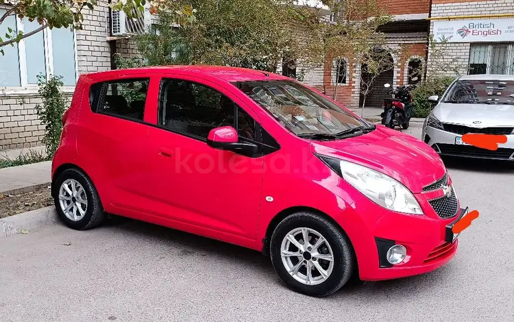 Chevrolet Spark 2013 годаfor4 300 000 тг. в Атырау