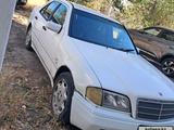 Mercedes-Benz C 220 1997 года за 1 200 000 тг. в Темиртау – фото 4