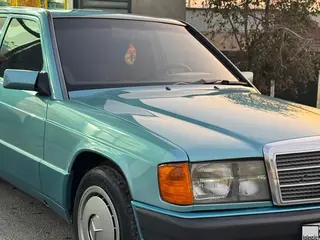Mercedes-Benz 190