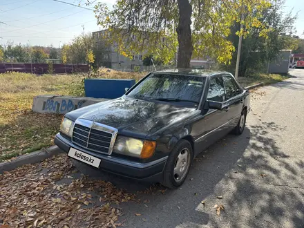 Mercedes-Benz E 220 1992 года за 2 200 000 тг. в Шымкент