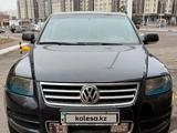Volkswagen Touareg 2006 года за 4 300 000 тг. в Астана