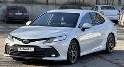 Toyota Camry 2021 года за 15 900 000 тг. в Шымкент – фото 2