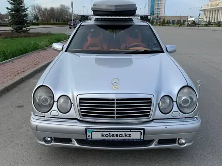 Mercedes-Benz E 320 1996 года за 3 200 000 тг. в Талдыкорган