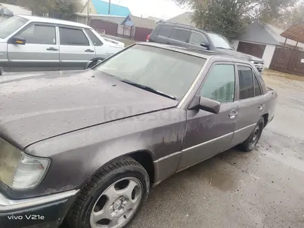 Mercedes-Benz E 260 1991 года за 1 500 000 тг. в Астана