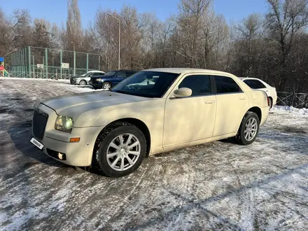 Chrysler 300C 2005 года за 5 500 000 тг. в Алматы – фото 2