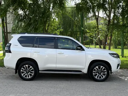 Toyota Land Cruiser Prado 2022 года за 40 500 000 тг. в Алматы – фото 3