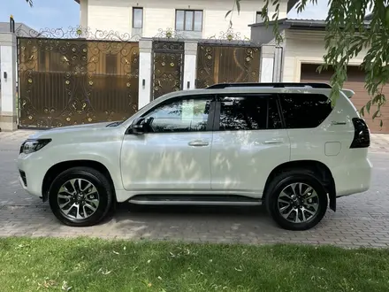 Toyota Land Cruiser Prado 2022 года за 40 500 000 тг. в Алматы – фото 5