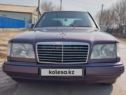 Mercedes-Benz E 220 1994 года за 2 600 000 тг. в Кызылорда – фото 5