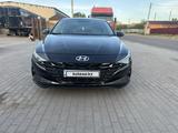 Hyundai Elantra 2023 года за 8 200 000 тг. в Темиртау – фото 2