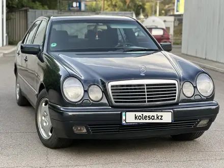 Mercedes-Benz E 320 1997 года за 3 424 713 тг. в Алматы – фото 10