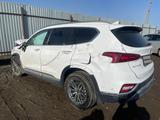 Hyundai Santa Fe 2020 годаүшін4 454 547 тг. в Атырау – фото 3