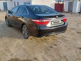 Toyota Camry 2015 года за 9 200 000 тг. в Атырау – фото 3