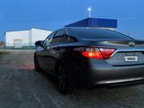 Toyota Camry 2015 года за 6 600 000 тг. в Уральск – фото 2