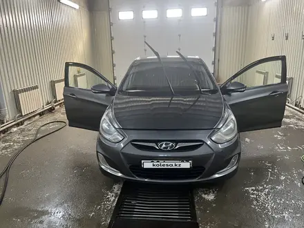 Hyundai Solaris 2012 года за 3 000 000 тг. в Кульсары – фото 8