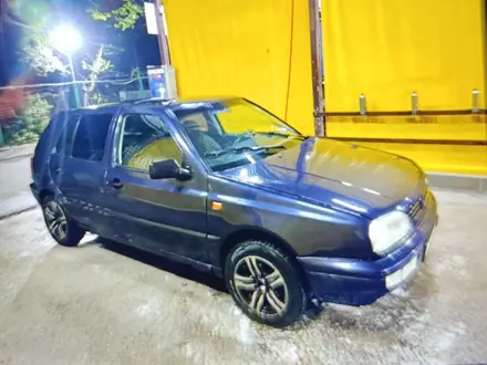 Volkswagen Golf 1994 года за 700 000 тг. в Алматы